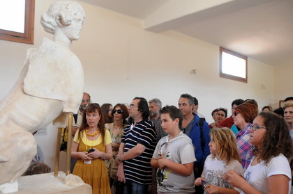 Διεθνής Ημέρα Μουσείων - Ξενάγηση στο χώρο του Αρχαιολογικού Μουσείου Αίγινας.
