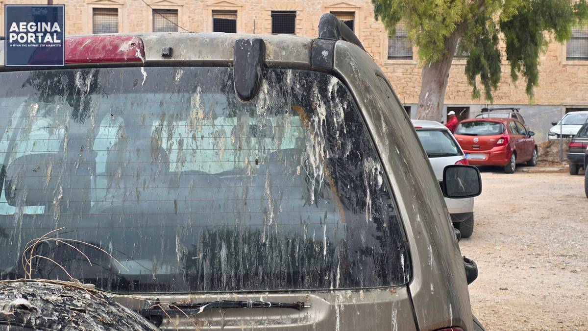 Παραμένει η εικόνα των εγκαταλελειμμένων ή μακροχρόνια σταθμευμένων αυτοκινήτων.