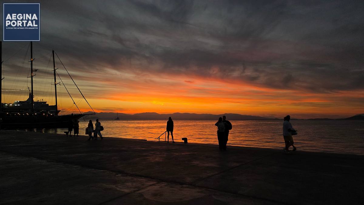 fthinoporino-dilino-stin-aegina.jpg