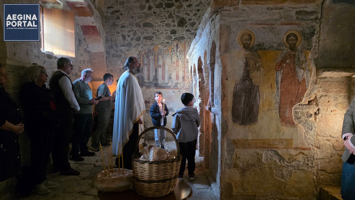 Με κατάνυξη ο Εσπερινός στον Άγιο Γεώργιο τον Καθολικό στην Παλαιά Χώρα.