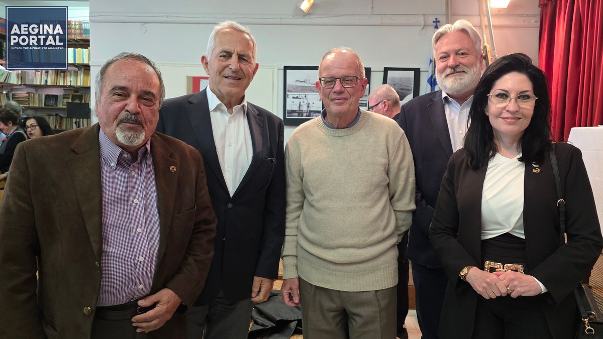 Ιδιαίτερη στιγμή της φετινής εκδήλωσης αποτέλεσε η παράδοση ενός σπάνιου ιστορικού κειμηλίου