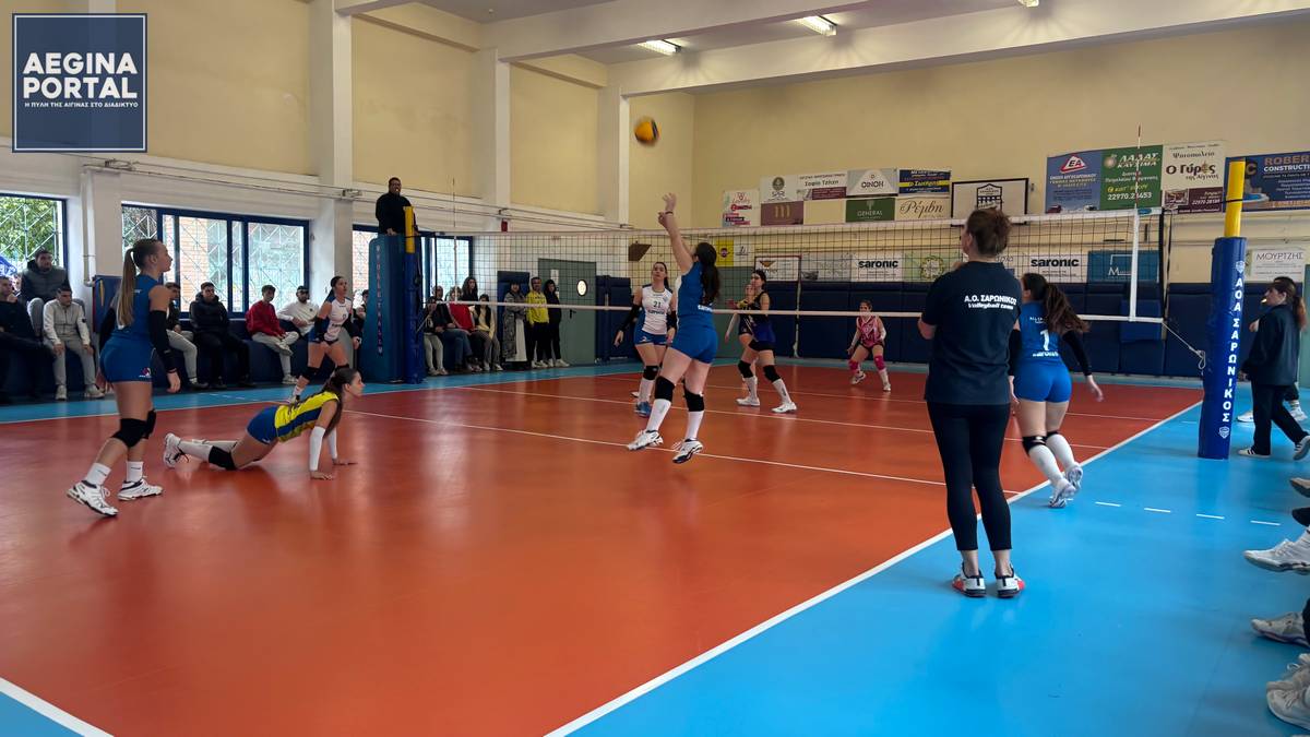 Τέσσερα αμφίρροπα σετ με πολλές και καλές στιγμές, με τις δύο ομάδες να ξεδιπλώνουν την αγωνιστική τους ποιότητα πάνω στο νέο τάραφλεξ του ΕΠΑΛ