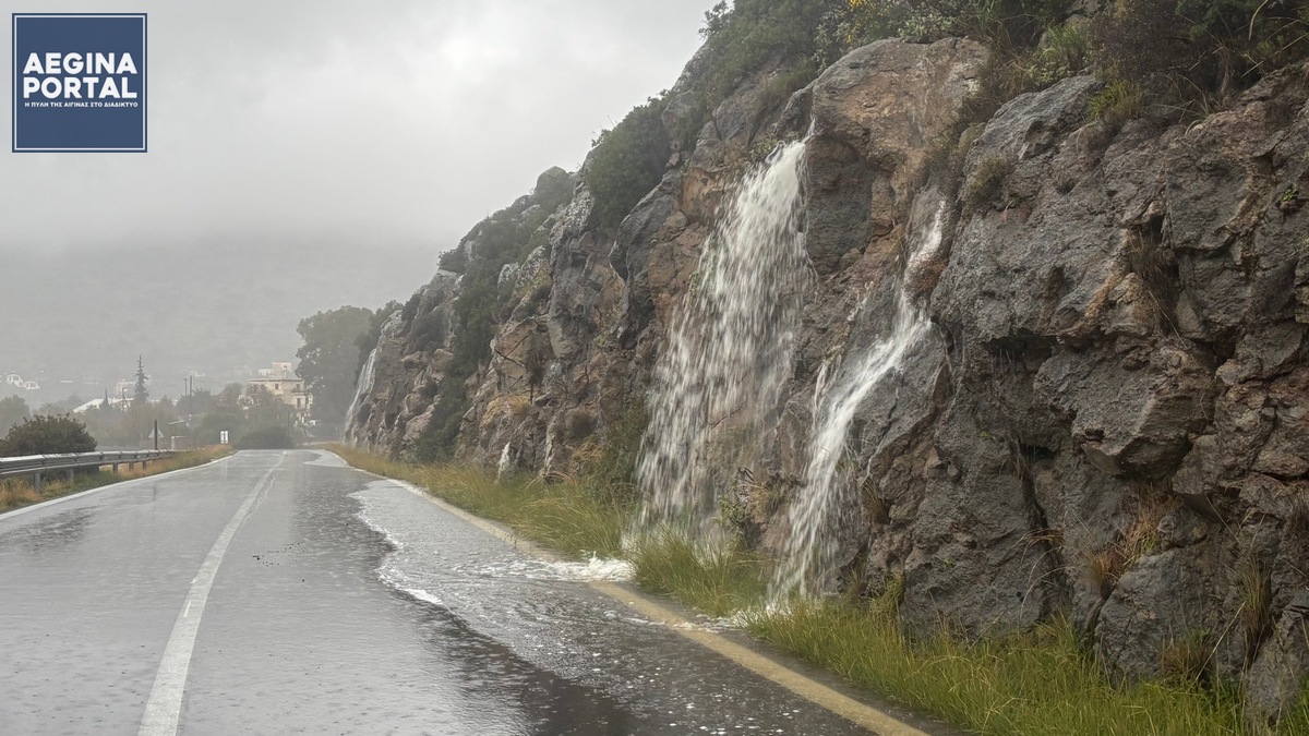 Ενισχύθηκε η ένταση των βροχοπτώσεων το απόγευμα. Υπερχείλισε το οδόστρωμα στη Λεύκη