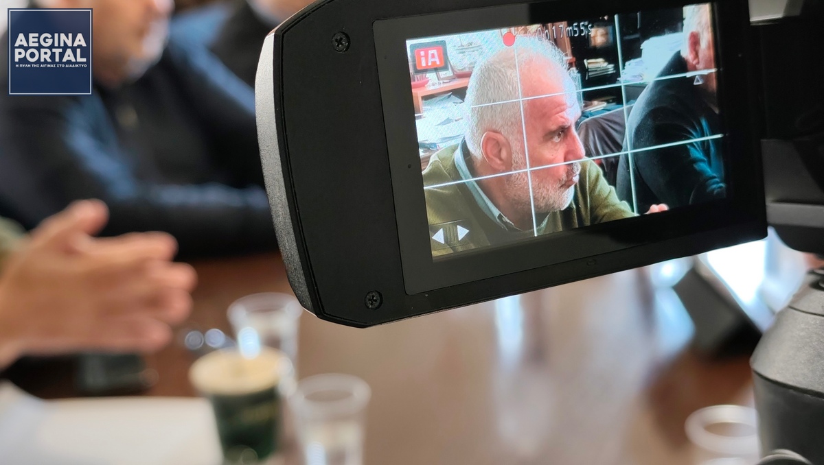 48 μέρες μετά. Ο κίνδυνος για τη δημόσια υγεία, τα προβλήματα υγιεινής, οι κοινωνικές αναταραχές και η σοβαρή διατάραξη της οικονομικής και κοινωνικής ζωής του νησιού, που αναφέρονται στην εισήγηση για την απόφαση της μεταφοράς νερού στην Αίγινα.