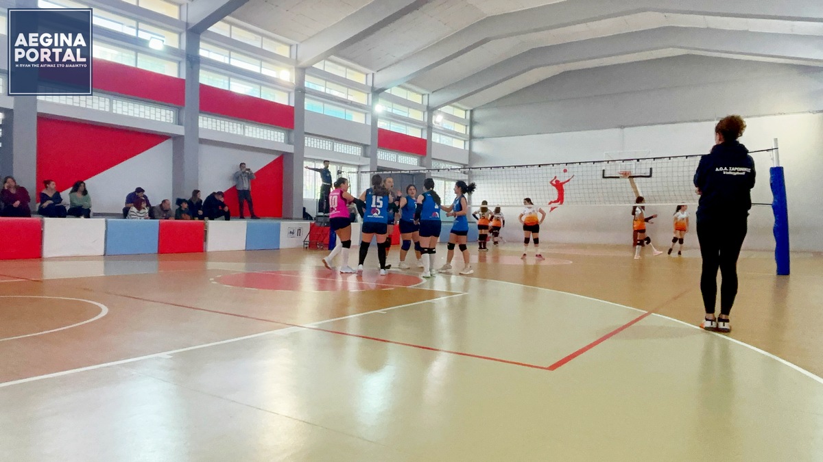 Στα αξιοσημείωτα του παιχνιδιού το επίσημο ντεμπούτο με την ομάδα του Σαρωνικού