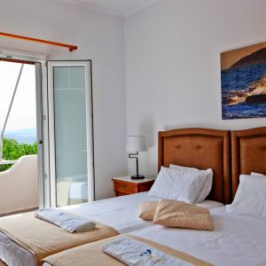 ostria-aegina-